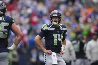 Los nuevos mariscales de campo no brillan en el arranque de la NFL 2025
