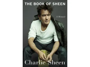 Charlie Sheen: El regreso del hijo pródigo de Hollywood en su cruda y reveladora autobiografía