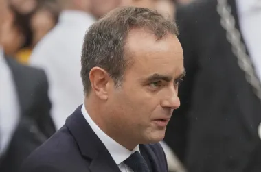 Francia en crisis política: ¿puede Sébastien Lecornu salvar el gobierno de Macron?