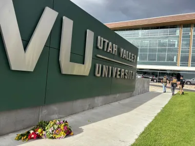 Charlas, violencia y libertad de expresión: ¿qué significa el asesinato de Charlie Kirk en las universidades?