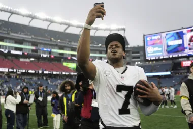 Chargers vs Raiders: El duelo que podría sacudir el dominio de los Chiefs en el Oeste de la AFC
