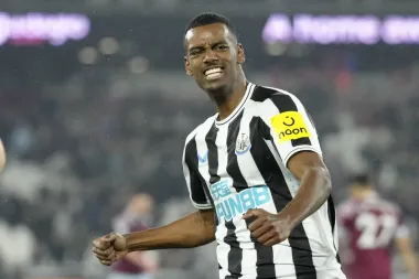 Alexander Isak y el nuevo Liverpool: ¿una apuesta millonaria que vale la pena?