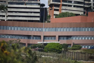 Embajada fantasma: ¿Tiene sentido que EE. UU. gaste millones para mantener su diplomacia en Venezuela?