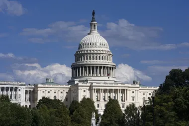 Subsidios de salud bajo fuego político en EE. UU.: ¿colapso o salvación del Obamacare?