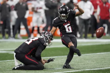 ¿Cambio de Era en Atlanta? El Desafío de Parker Romo y el Futuro de los Falcons