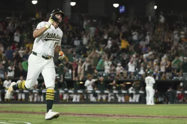 Nick Kurtz conecta el cuadrangular más largo del 2025 y revienta las esperanzas de los Reds