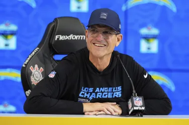 Jim Harbaugh vs Pete Carroll: Una rivalidad que marcó una era y renace cada temporada