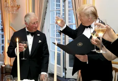 Monarquía y poder blando: el arte británico de cortejar presidentes