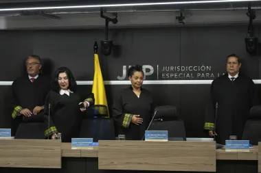 El veredicto histórico del tribunal de paz en Colombia: ¿Justicia restaurativa o impunidad encubierta?