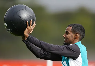 Alexander Isak, la nueva joya de Liverpool: ¿el fichaje ideal para dominar Europa?