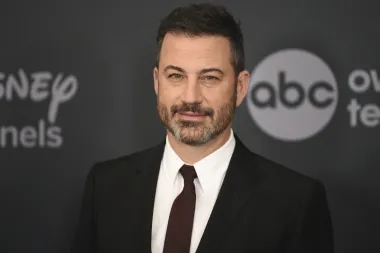 Libertad de Expresión vs. Control Corporativo: El caso Jimmy Kimmel y cómo los gigantes de medios dan forma a la televisión en EE.UU.