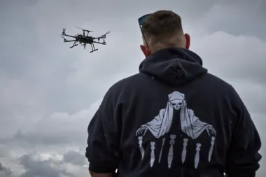 Drones, tanques y alianzas: ¿cómo Ucrania está revolucionando la industria militar del siglo XXI?
