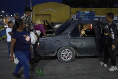 El contrabando en la costa venezolana: una historia de hambre, motores y supervivencia