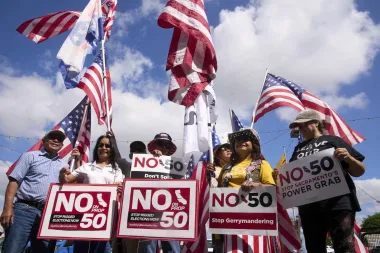 La jugada arriesgada de Gavin Newsom: ¿recorte democrático o defensa contra Trump?
