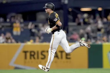 Bubba Chandler y los Piratas detienen la mala racha con una joya monticular y poder a tiempo