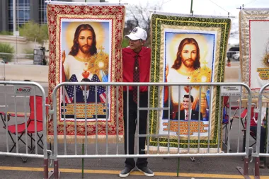 La 'resurrección espiritual' de Charlie Kirk: ¿Es real el renacimiento religioso entre los jóvenes conservadores en EE. UU.?