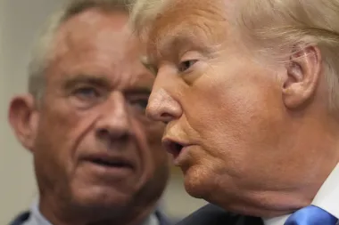¿Y si mejor nos callamos? El daño de Trump cuando opina sobre salud femenina y autismo