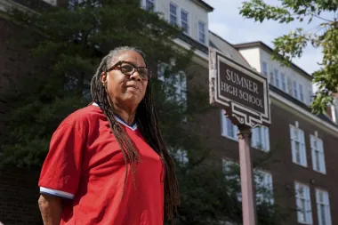 Escuelas urbanas al borde del abismo: el cierre de Sumner y lo que está en juego para las comunidades afroamericanas