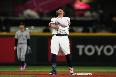 ¡Locura en las Grandes Ligas! Así vivieron Mariners, Cardinals y Royals una noche de impacto