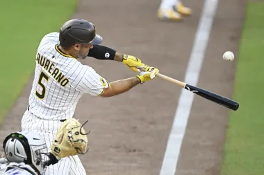 Padres en Problemas: La Lesión de Laureano y el Camino Espinoso hacia la Postemporada
