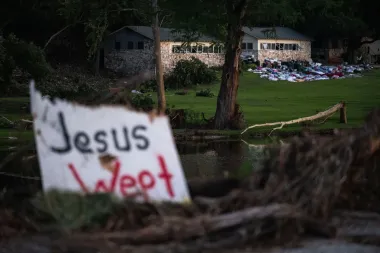 Camp Mystic: Entre el Dolor y la Polémica por la Reapertura Tras la Tragedia