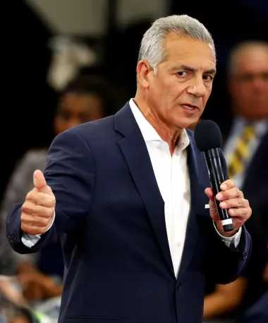 Escándalos, filtraciones y política: La batalla por la gobernación de Nueva Jersey se enciende