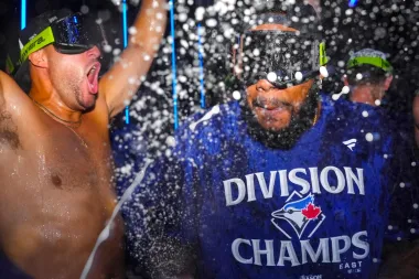 Los Blue Jays resucitan en 2025: De sotaneros a campeones del Este de la Liga Americana