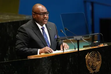 Oscuridad digital y voces silenciadas: el apagón de internet en Afganistán y el grito mudo en la ONU