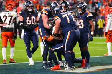 Bo Nix brilla y los Broncos aplastan a los Bengals en un regreso triunfal