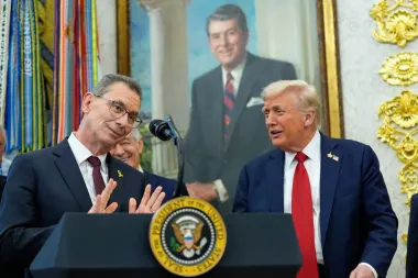 Pfizer, Trump y la nueva era del gasto farmacéutico: ¿acuerdo histórico o estrategia política?