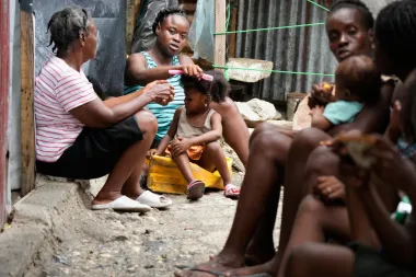 Haití al borde del colapso: la ONU autoriza una fuerza internacional para combatir a las pandillas