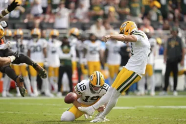 Los errores de equipos especiales amenazan el ascenso de los Packers en la NFL