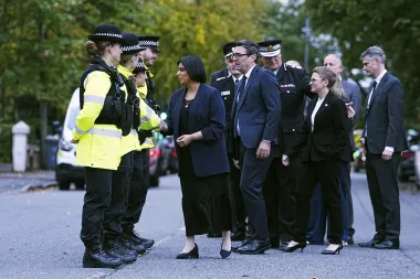 Terror, fe y antisemitismo: el atentado en una sinagoga británica que sacudió a una nación