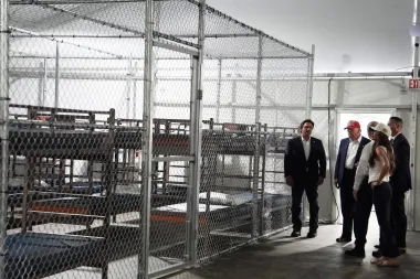 ‘Alligator Alcatraz’: el oscuro experimento migratorio de Florida que desafía a la justicia ambiental