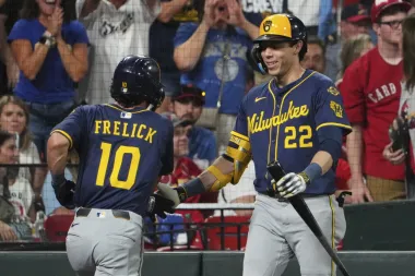 Cal Raleigh y los nuevos héroes del diamante: una mirada al resurgir ofensivo de los Mariners y Brewers