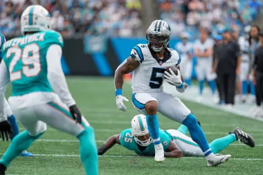Rico Dowdle revoluciona a los Panthers con una actuación histórica