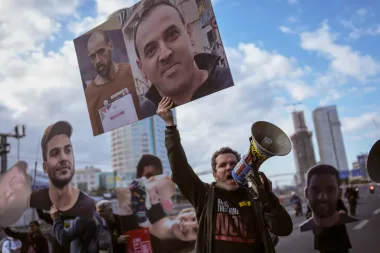 Eli Sharabi: De la oscuridad de los túneles de Gaza a la esperanza de la libertad