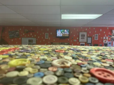 El legado del 'Rey de los Botones': un museo de nostalgia, arte y resistencia en Carolina del Sur