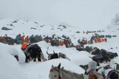 El turismo en el Himalaya bajo amenaza: tormentas, rescates y una alerta climática urgente
