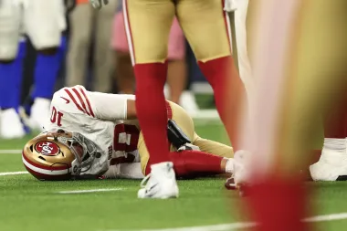 Mac Jones y los 49ers: El renacer de una carrera en medio de las lesiones en San Francisco