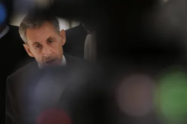 Nicolas Sarkozy: del Elíseo a la prisión — una herida abierta en la política francesa