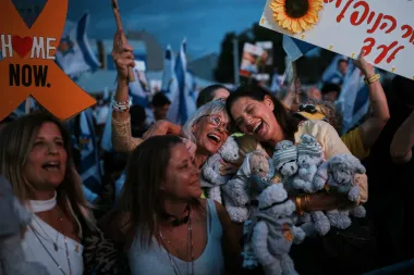 El regreso de los rehenes en Gaza y la cumbre por la paz: ¿una oportunidad real de cambio o un espejismo político?