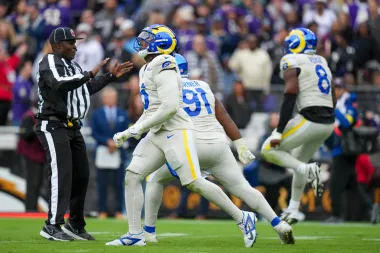 Los Rams se levantan con defensa, mientras los Titans tocan fondo y despiden a su entrenador