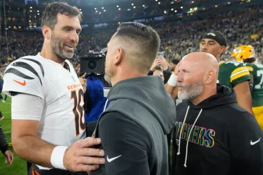 Rodgers vs. Flacco: El duelo crepuscular que reescribe la historia de la NFL