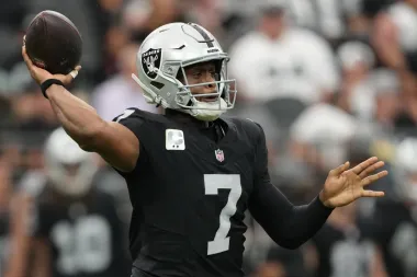 Chiefs vs Raiders: Una rivalidad legendaria que renace cada temporada