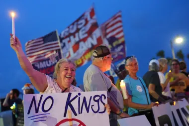¿Estados Unidos al borde del autoritarismo? La batalla por el poder en medio del cierre del gobierno