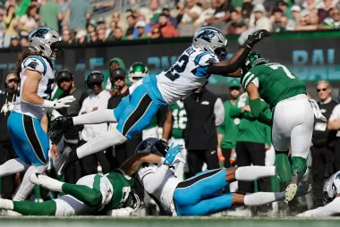 Entre bancas, lesiones y redención: los mariscales de campo que marcaron la Semana 7 en la NFL