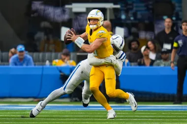 Chargers a la deriva: una crisis entre lesiones, errores y derrotas en cadena