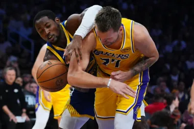 Luka Doncic brilla, pero los Lakers muestran su fragilidad sin LeBron