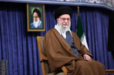 Irán en la encrucijada: sanciones, caos económico y parálisis política